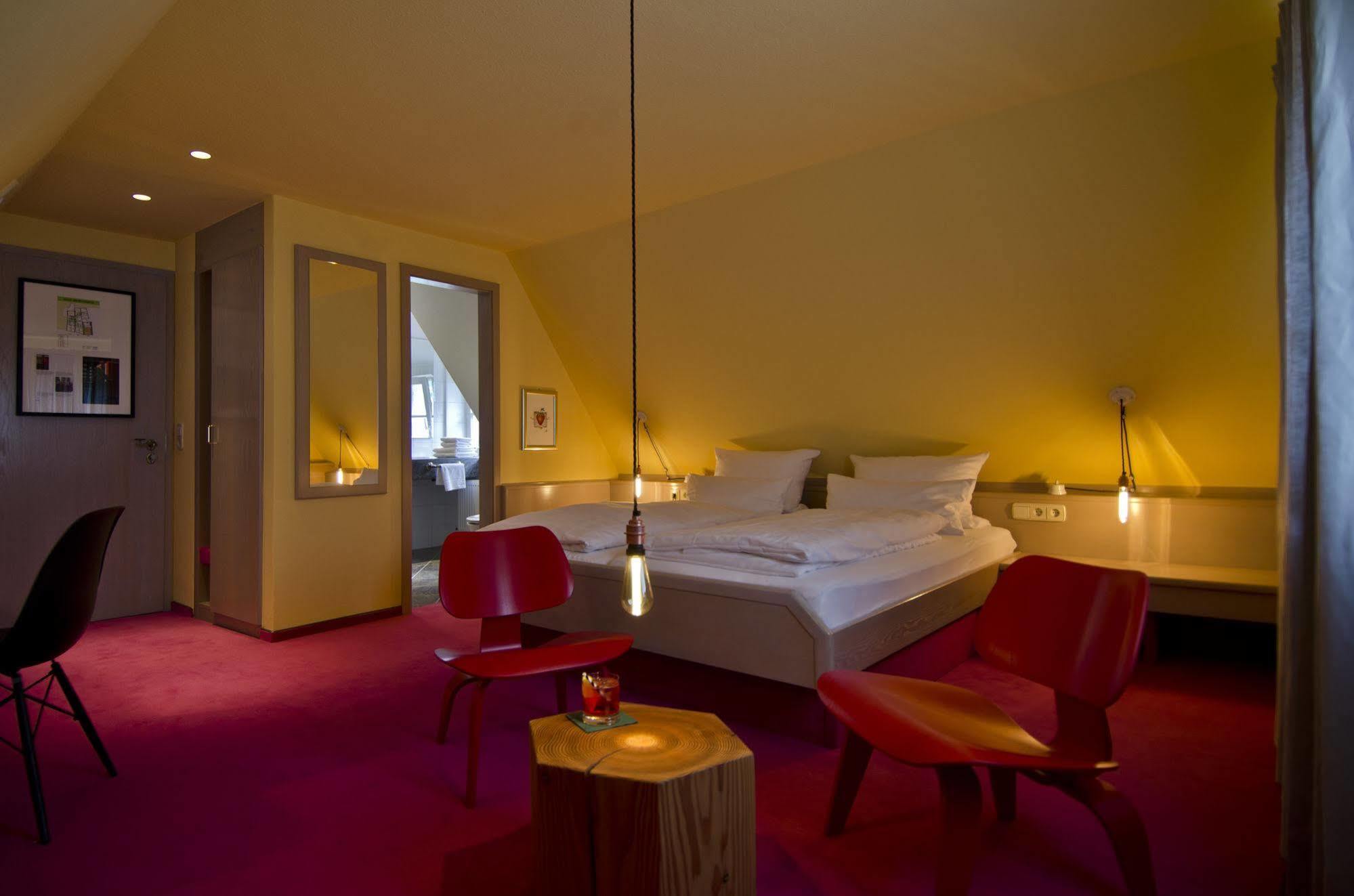Hotel Scholl ชเวบิชฮัลล์ ภายนอก รูปภาพ